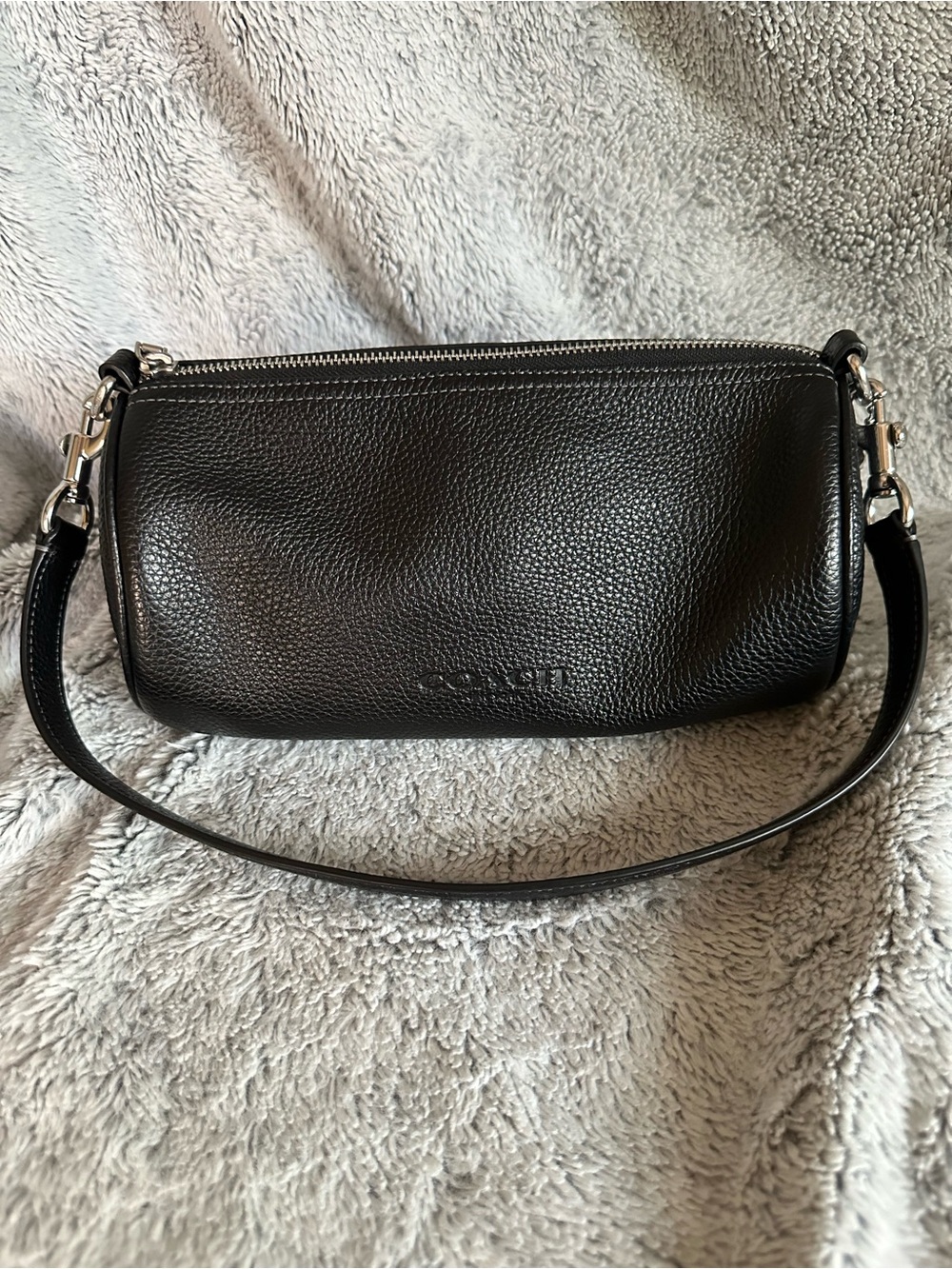 Coach Andre Barrel Bag 24
